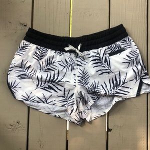 Vuori Shorts
